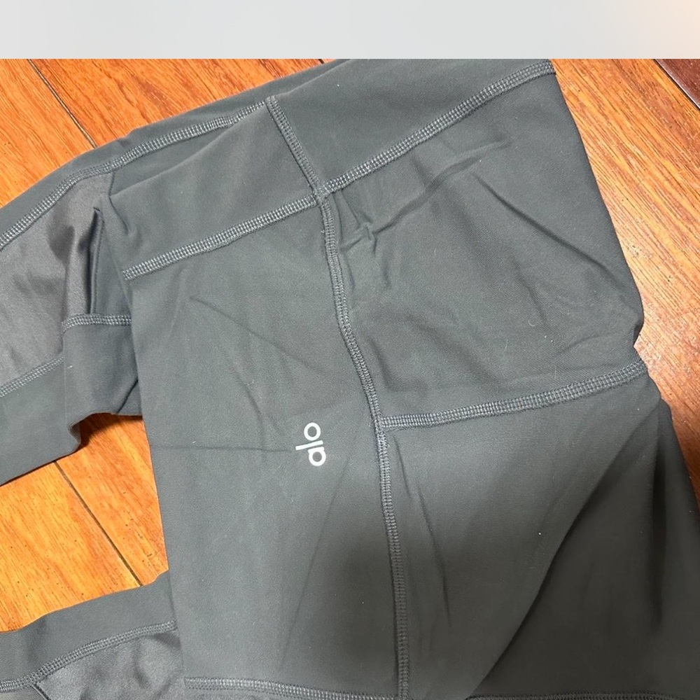ALO Yoga Charcoal Leggings